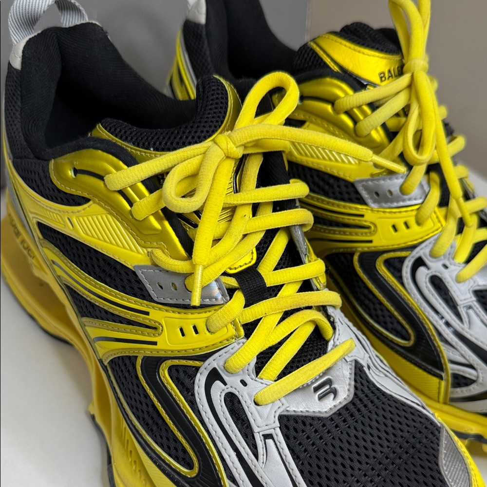 Balenciaga Men's Sneakers in Vibrant Yellow and Black - Picture 5 of 10
